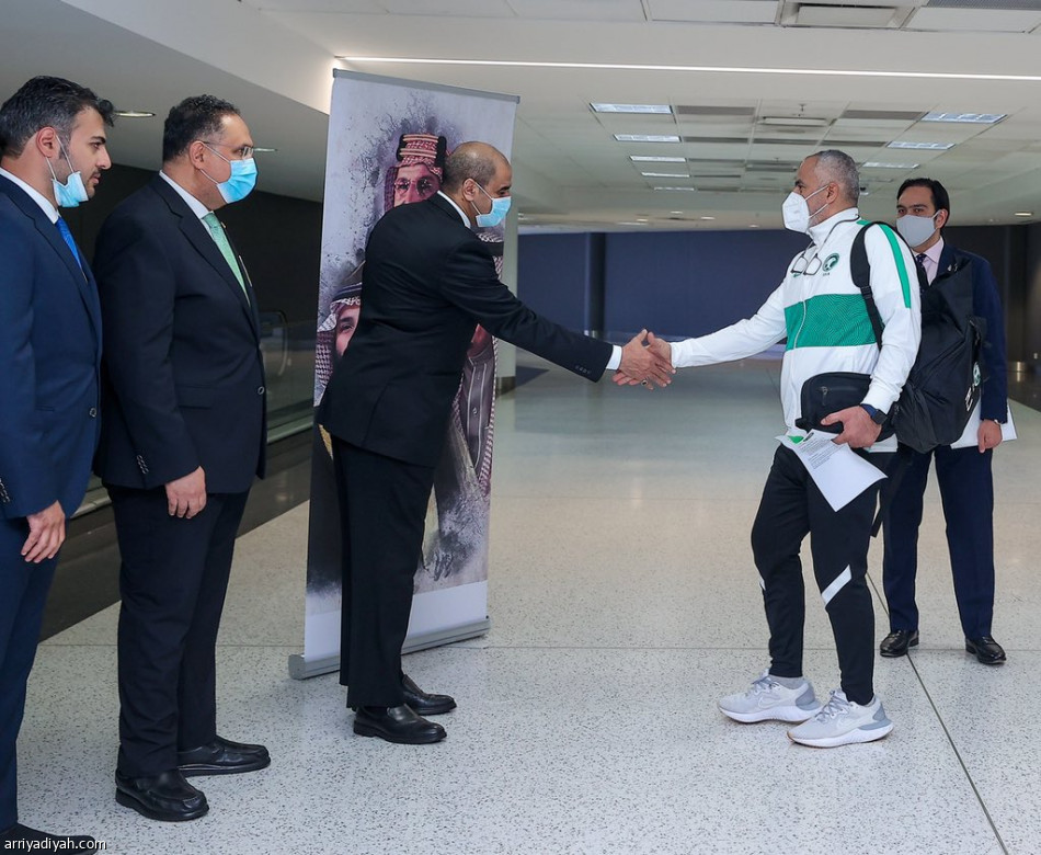 بعثة الأخضر تصل إلى أستراليا