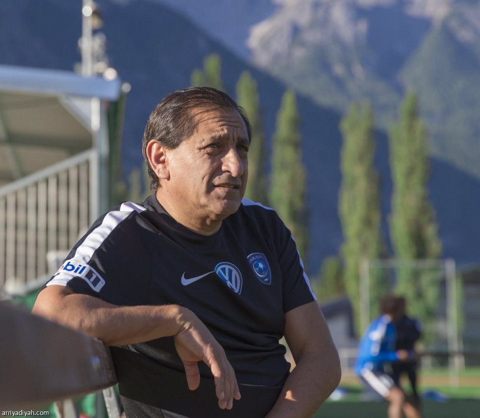 دياز يمرن لاعبي الهلال على  دقة التسديد