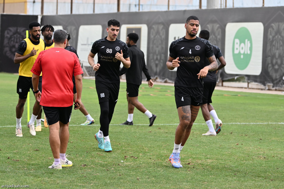 الشباب ينهي تحضيرات ضمك