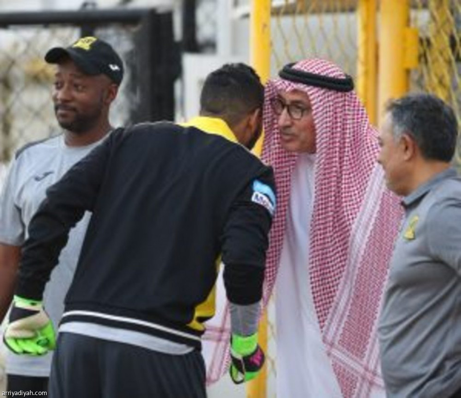 رئيس الاتحاد يطالب اللاعبين بنسيان رباعية الأهلي