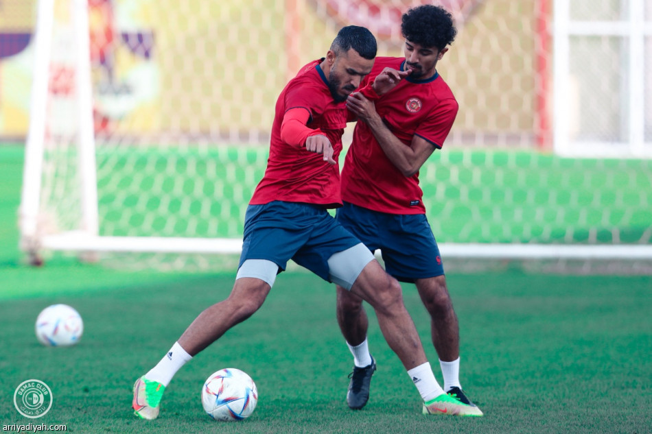 كونترا يبدأ مهمة ضمك باجتماع