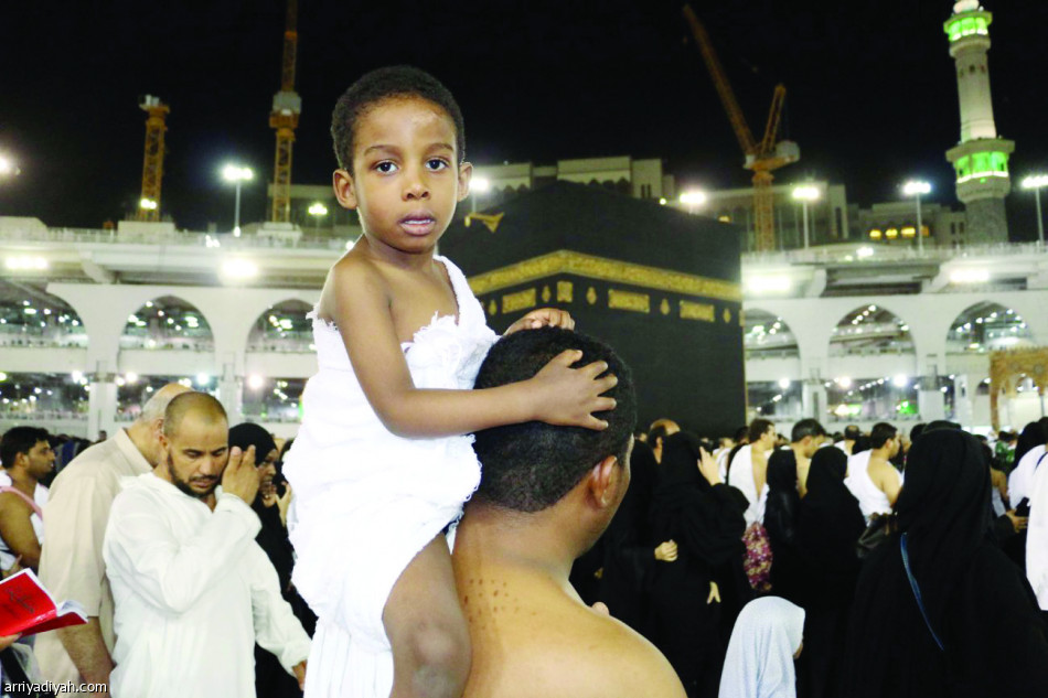 الأطفال.. متعة العمرة مع الأهل