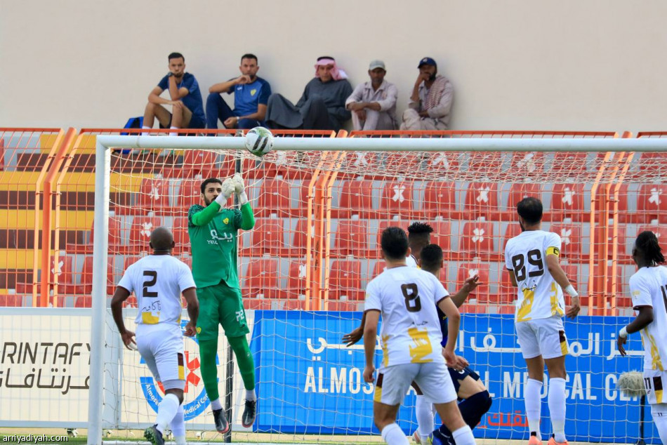 أحد يحرم الأخدود صدارة «دوري يلو»