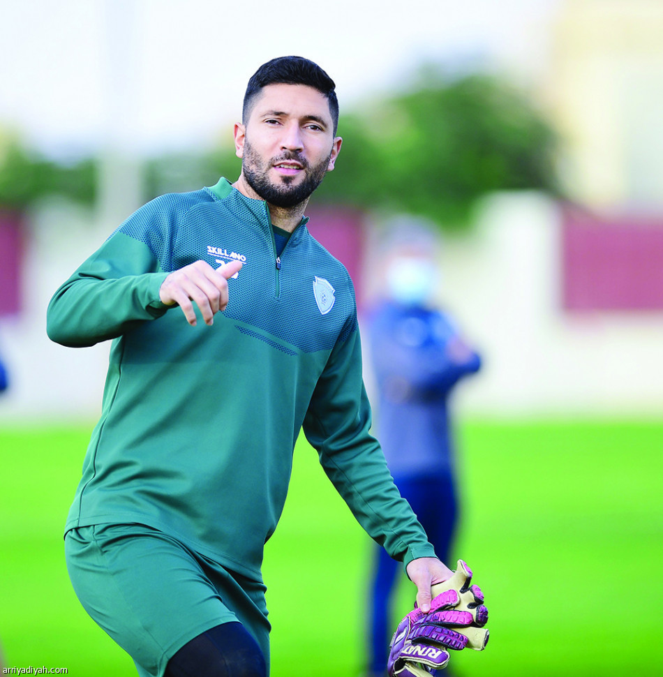 الحراس الـ 10 الأوائل..
3 سعوديين يزاحمون الأجانب