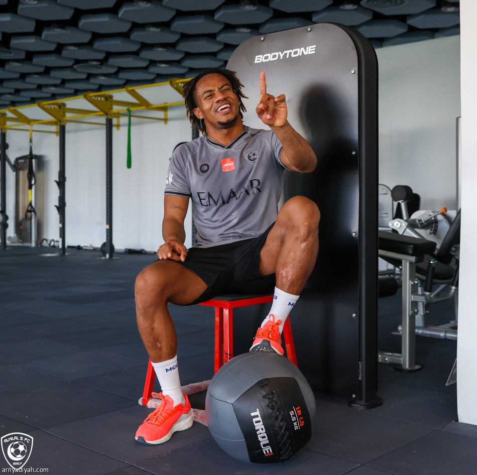 الهلال.. جارديم يكافئ الأساسيين في مباراة النصر