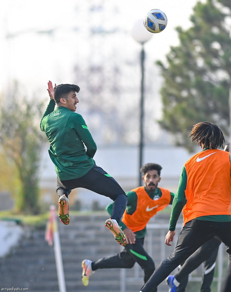 الأخضر يفتح ملف بنجلاديش