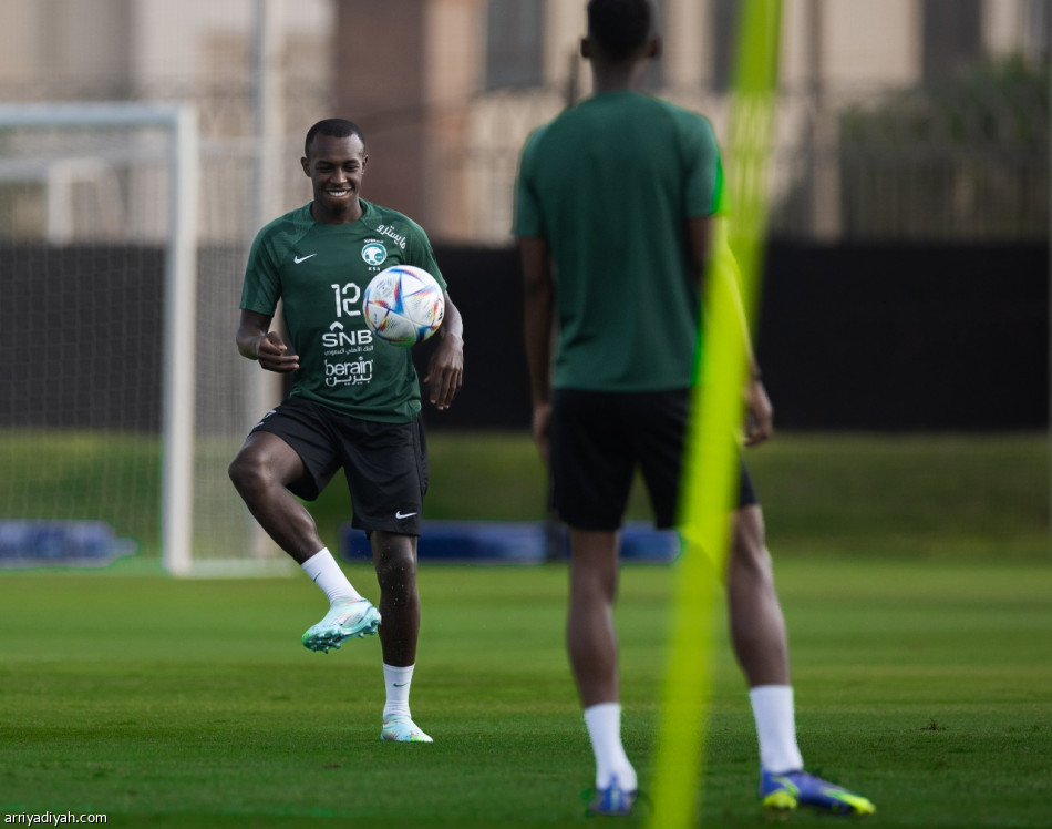 الأخضر.. الغنام والدوسري يدخلان التدريبات الجماعية