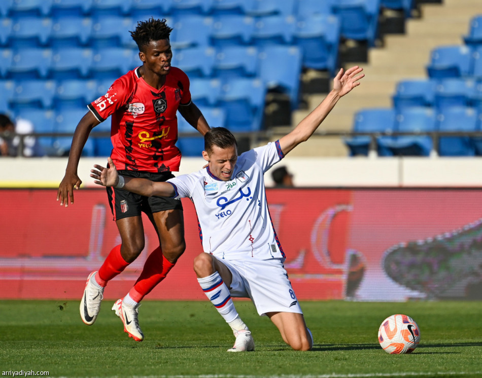 الرياض يعوض غياب 5 جولات بنقاط أبها