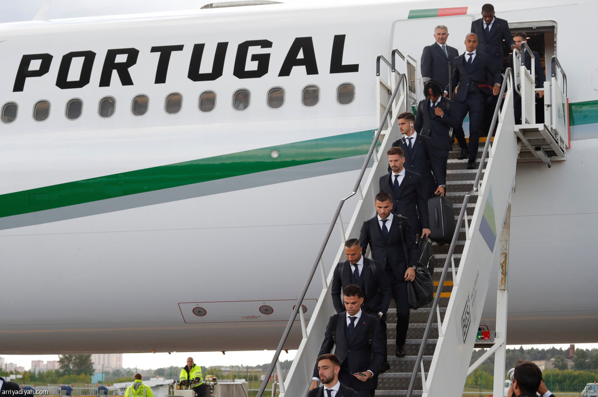 الدون ورفاقه .. يصلون