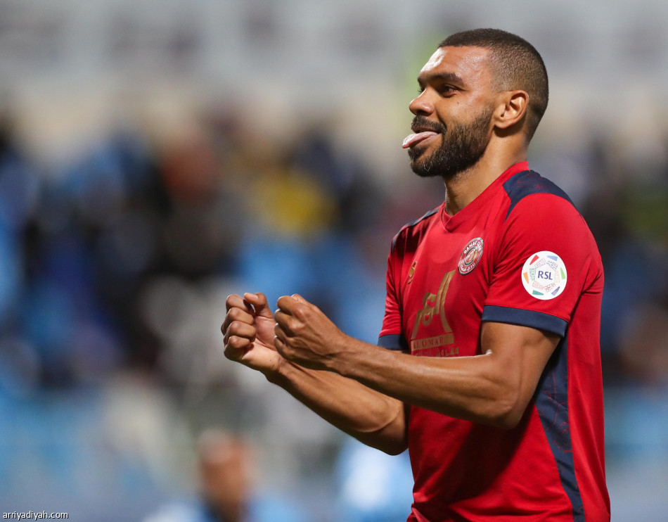 ثنائية المزيريب تمنح الباطن النقطة الأولى