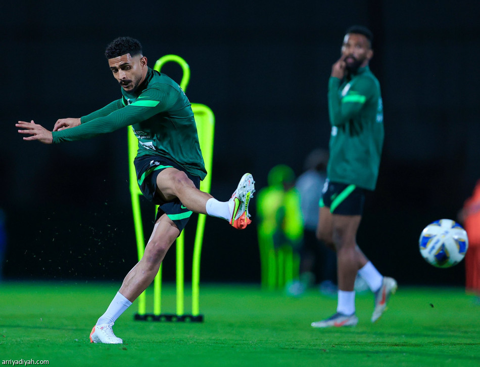 الأخضر.. رينارد يكثف التكتيك.. وهيثم يدخل التدريبات