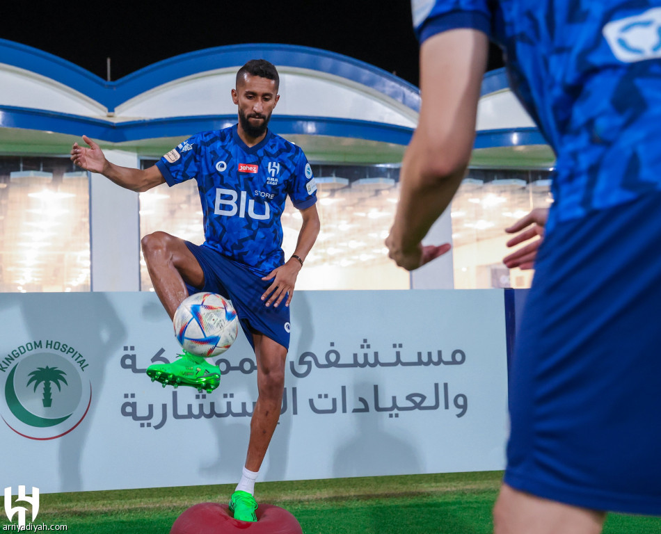 الهلال.. دياز يناور قبل الفيحاء