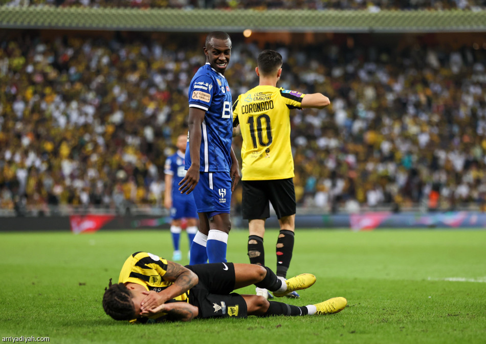 الهلال ينهض.. ويُكبد الاتحاد الخسارة الأولى