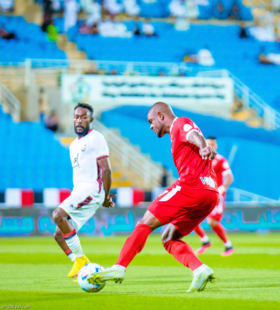 أسقط الفرسان.. 
الرائد يعيد ذكرى 2016