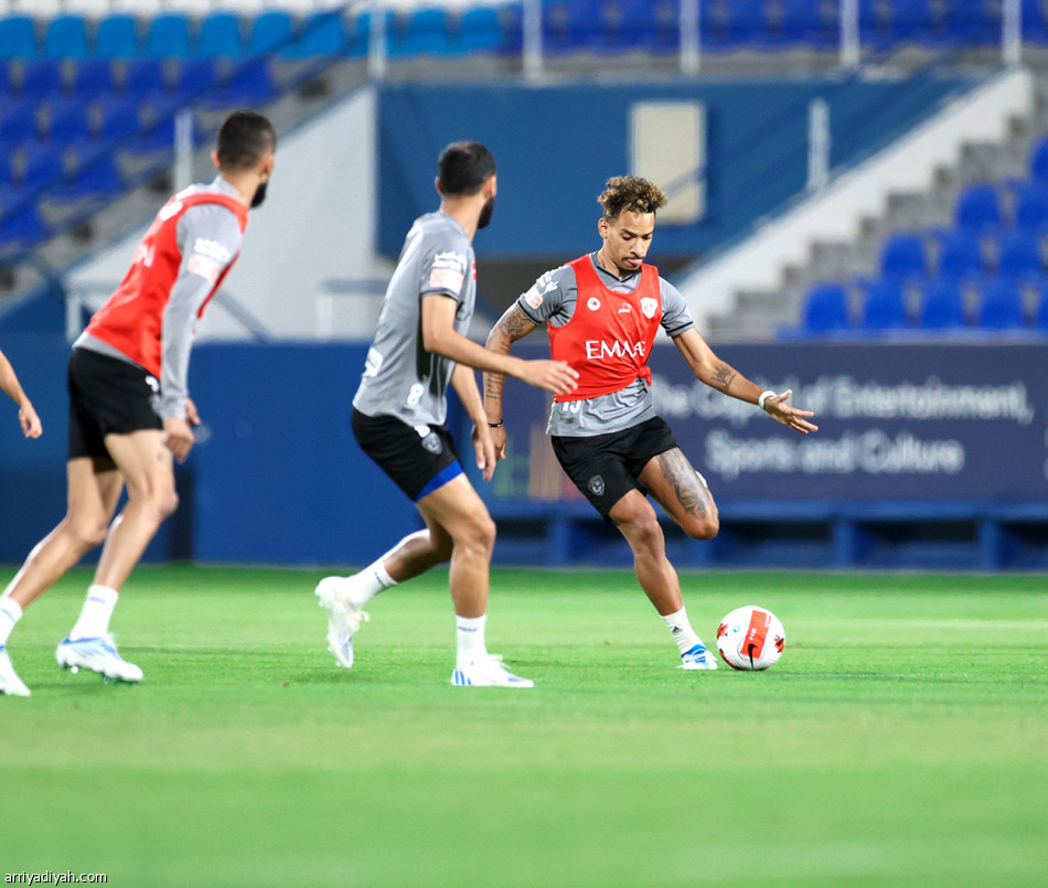 الخبرة
سلاح رازوفيتش