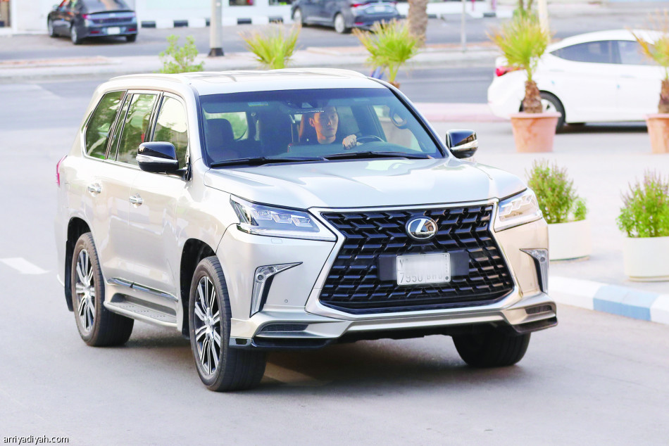 سيارة كريستيانو تنقل سالم