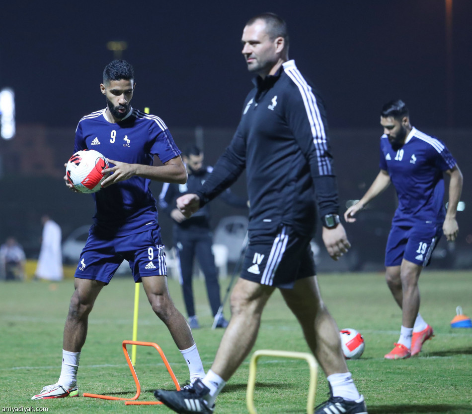 الاتفاق.. فلادان يفرض فترتين