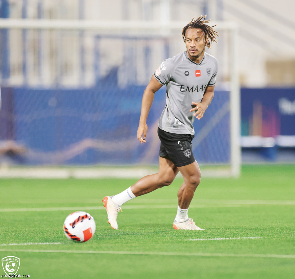 الهلال
يتفاءل بالخسارتين