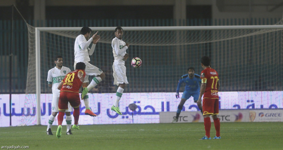 الأهلي يرد اعتباره ويقصي القادسية من كأس الملك