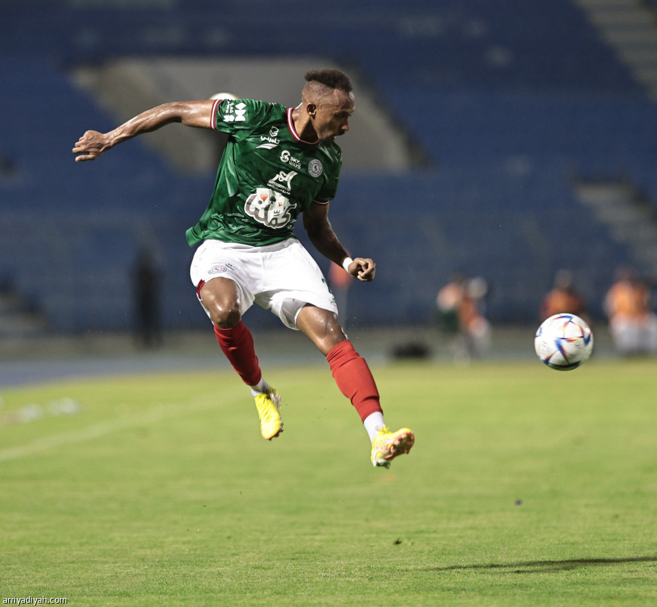 الطائي يُسقط الاتفاق في عقر داره