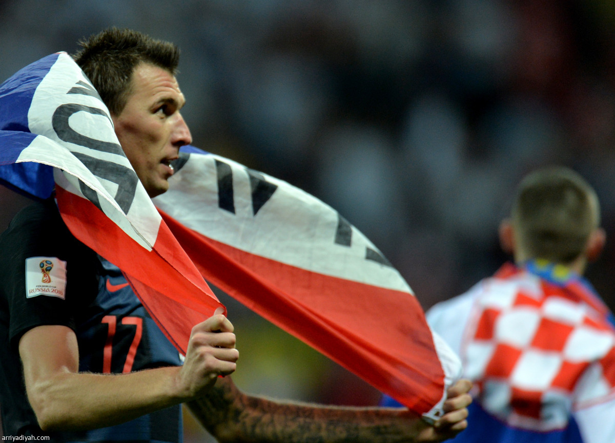 أنام متأهلاً مبتسماً.. فخوراً يا بلادي