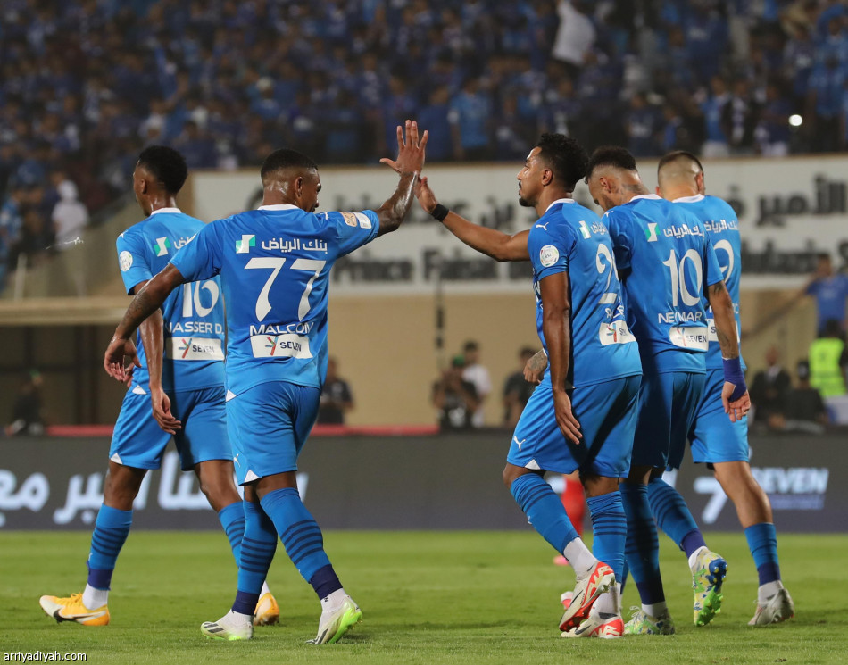 الهلال يمزق شباك الرياض في ليلة مشاركة نيمار