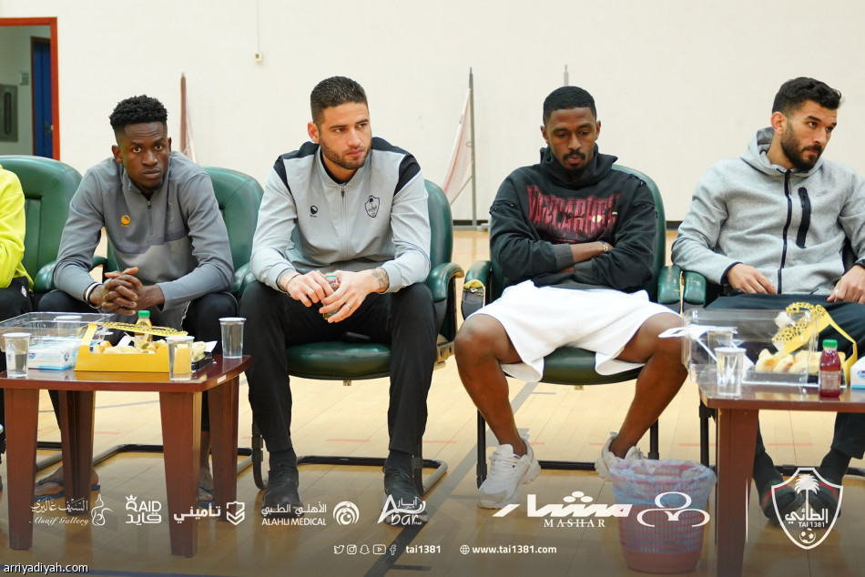 الطائي يودع بيبا بـ«تكريم مبسط»