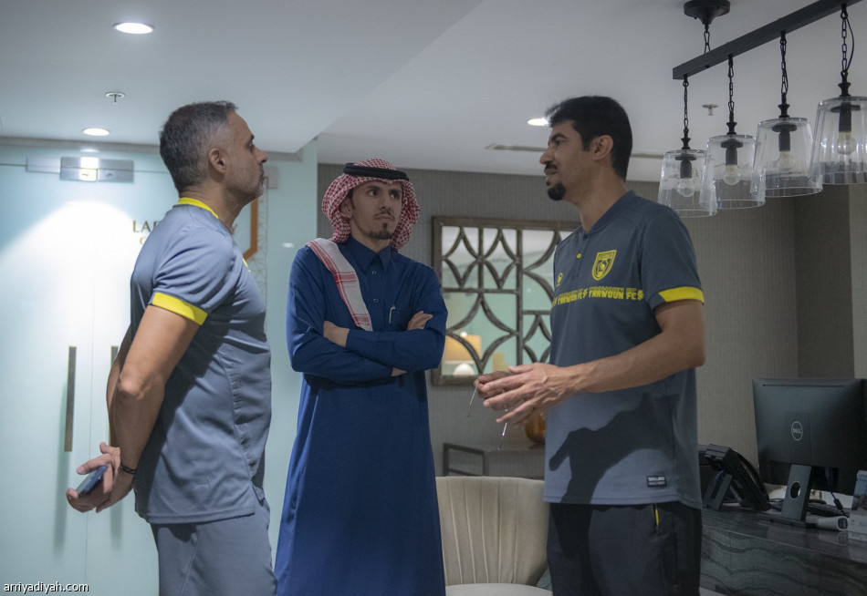 التعاون يستعد على فترتين في البحرين