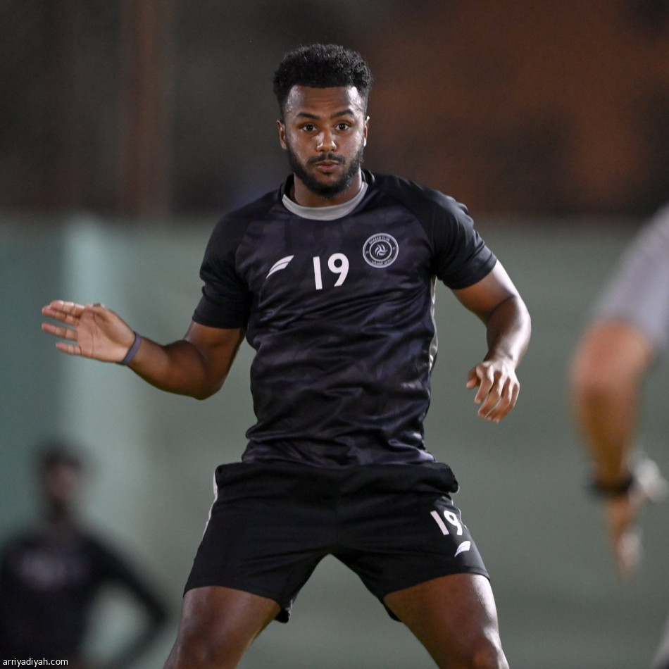 الشباب.. تحولات «دفاعية وهجومية»