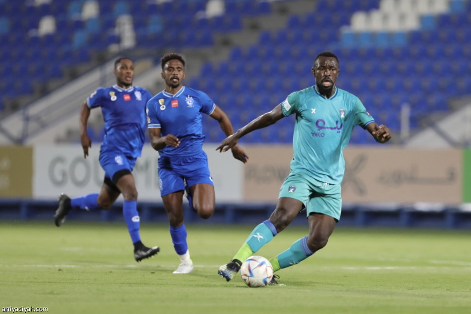 الهلال يجتاز اختبار الشعلة بثنائية إيجالو