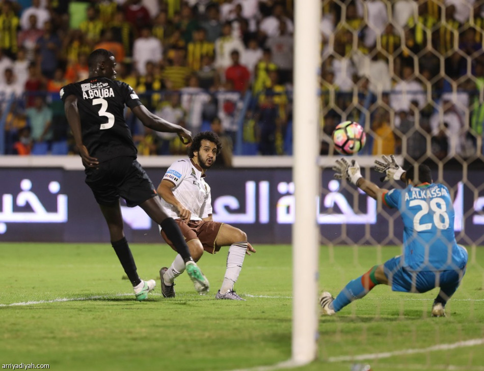 الاتحاد يمطر شباك الاتفاق برباعية