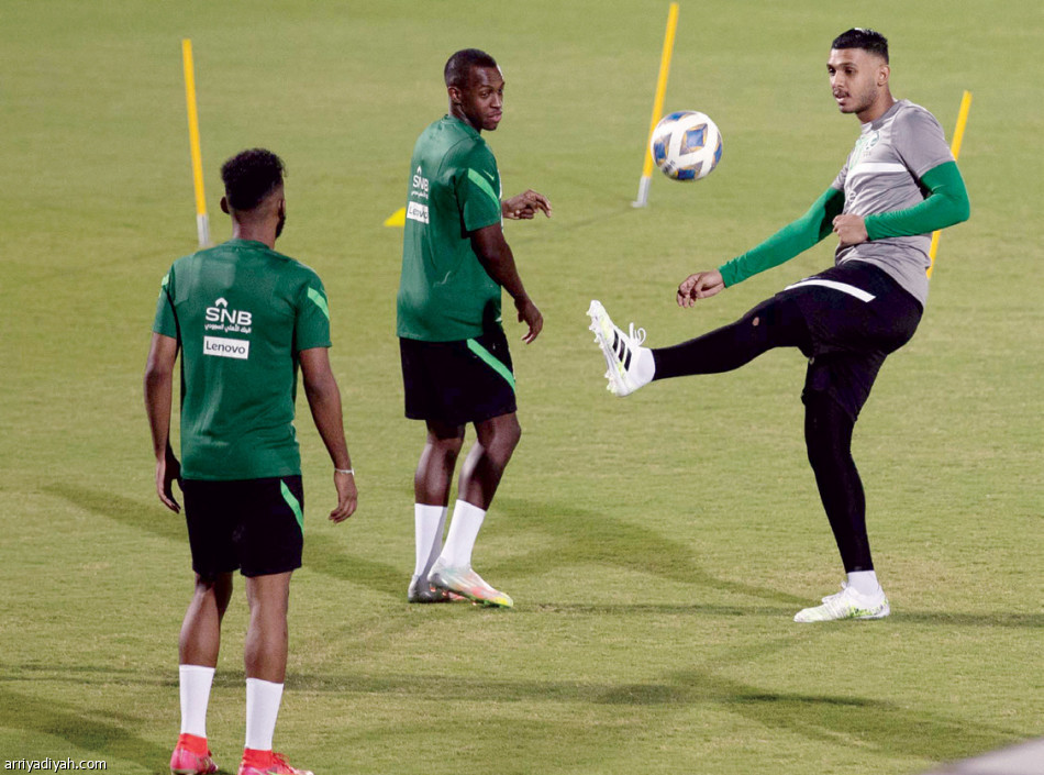 الأخضر 
يكتمل بعودة الحسن