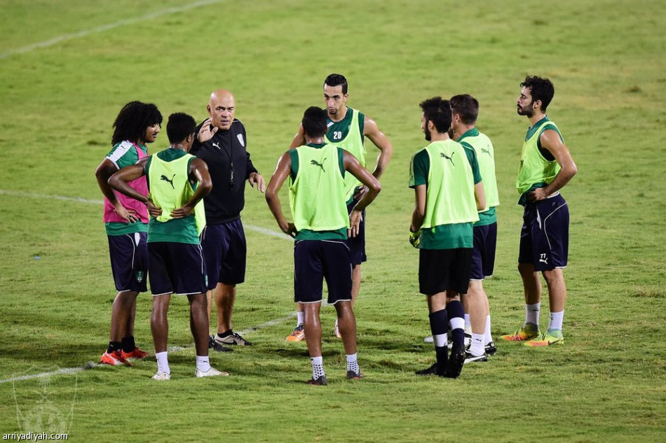 العائد جروس يجرب الأهلي أمام جدة