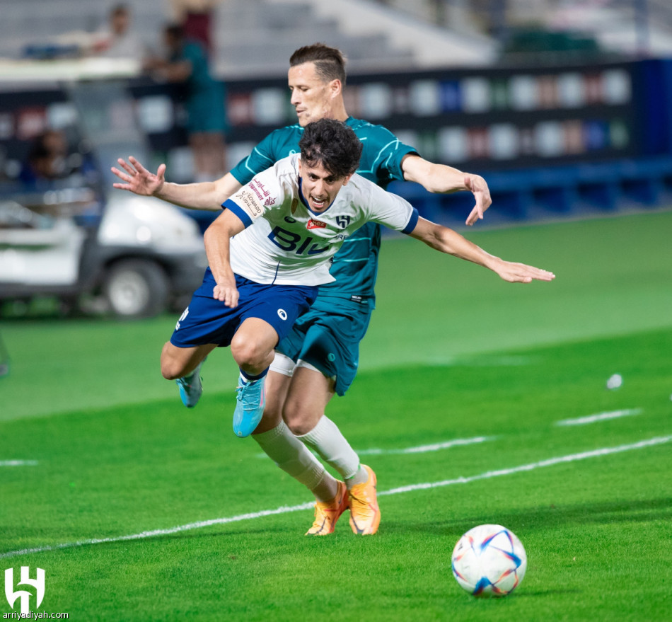 الهلال يكسب تجربة الشرق