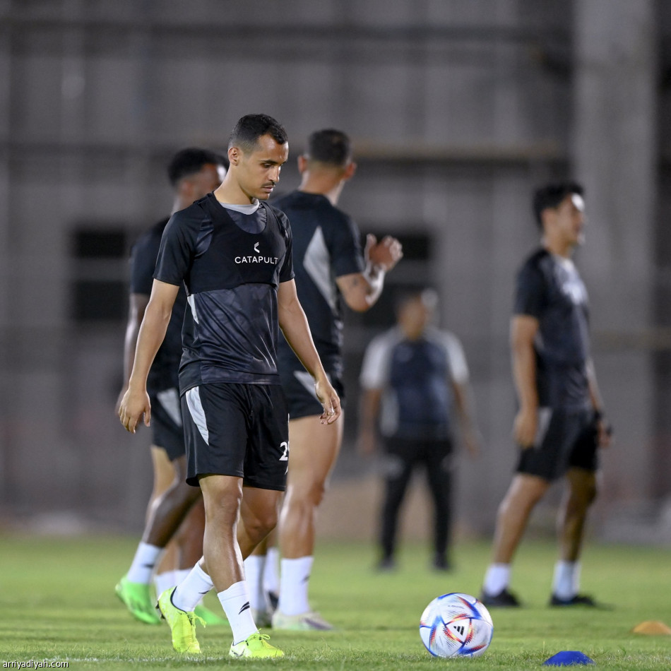 بعد العودة.. الشباب يتدرب 90 دقيقة