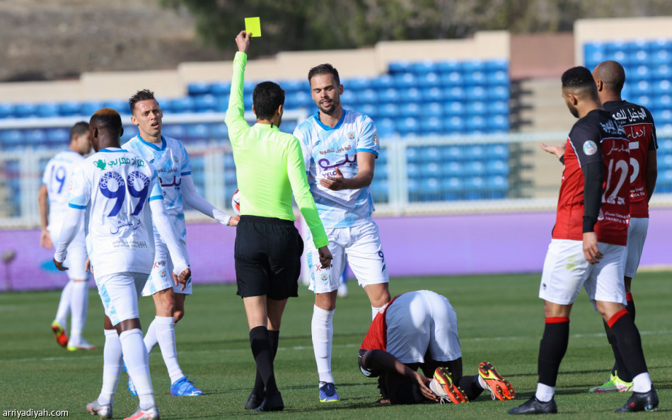 هدف عكسي يمنح أبها نقاط الرائد