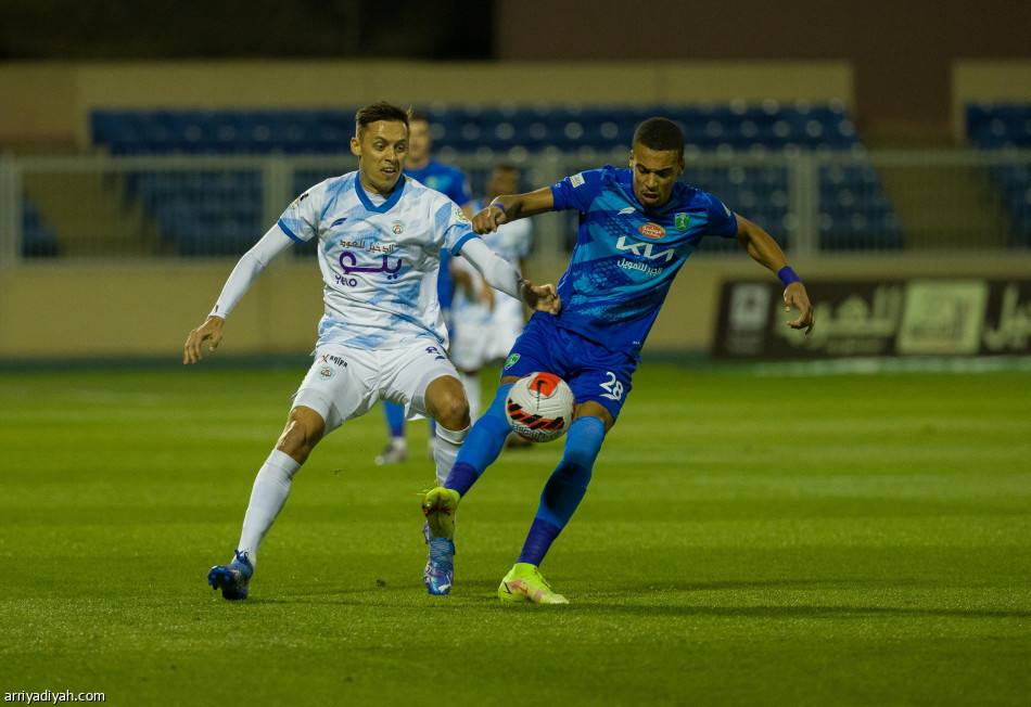 أبها يلحق الفتح بالطائي