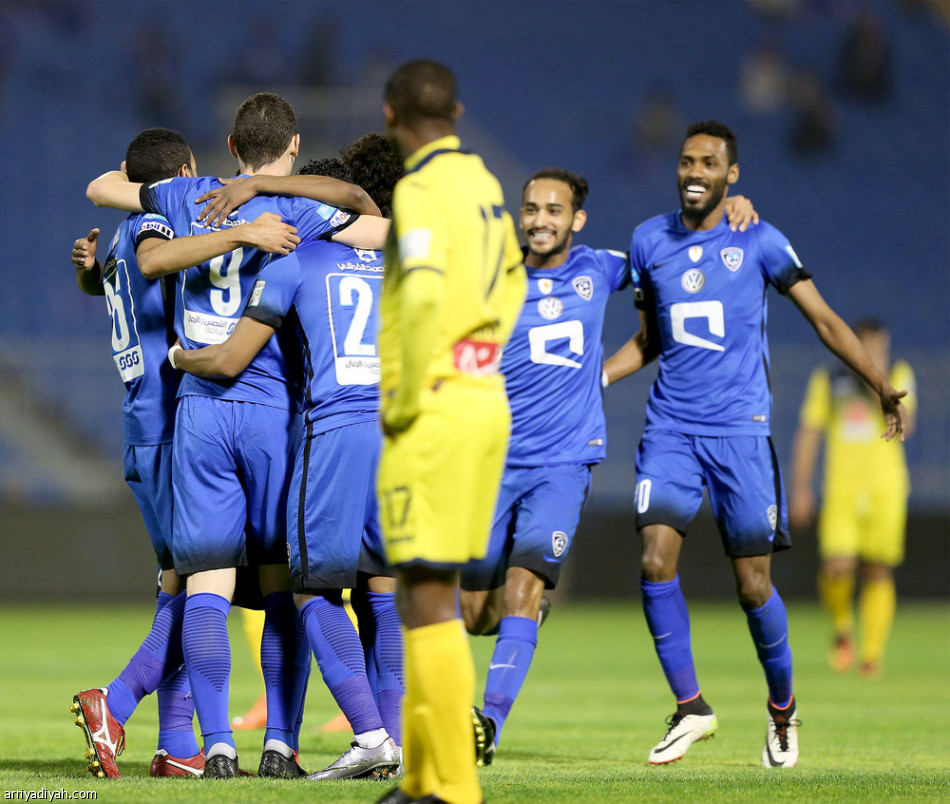 الهلال يقسو على التعاون برباعية ويعزز صدارته