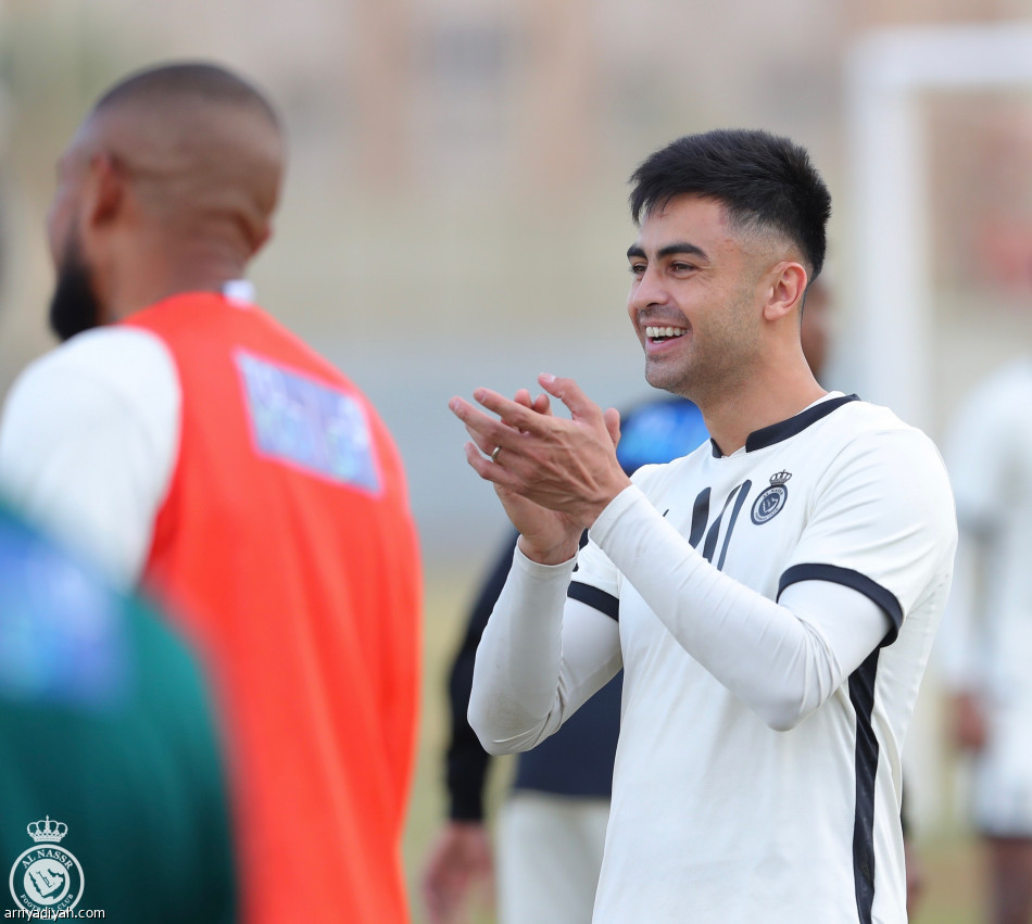 النصر يناور قبل مواجهة الطائي