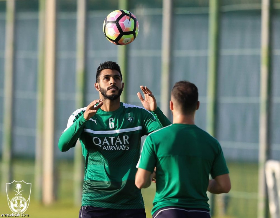 الأهلي يعسكر في العين استعداداً للهلال