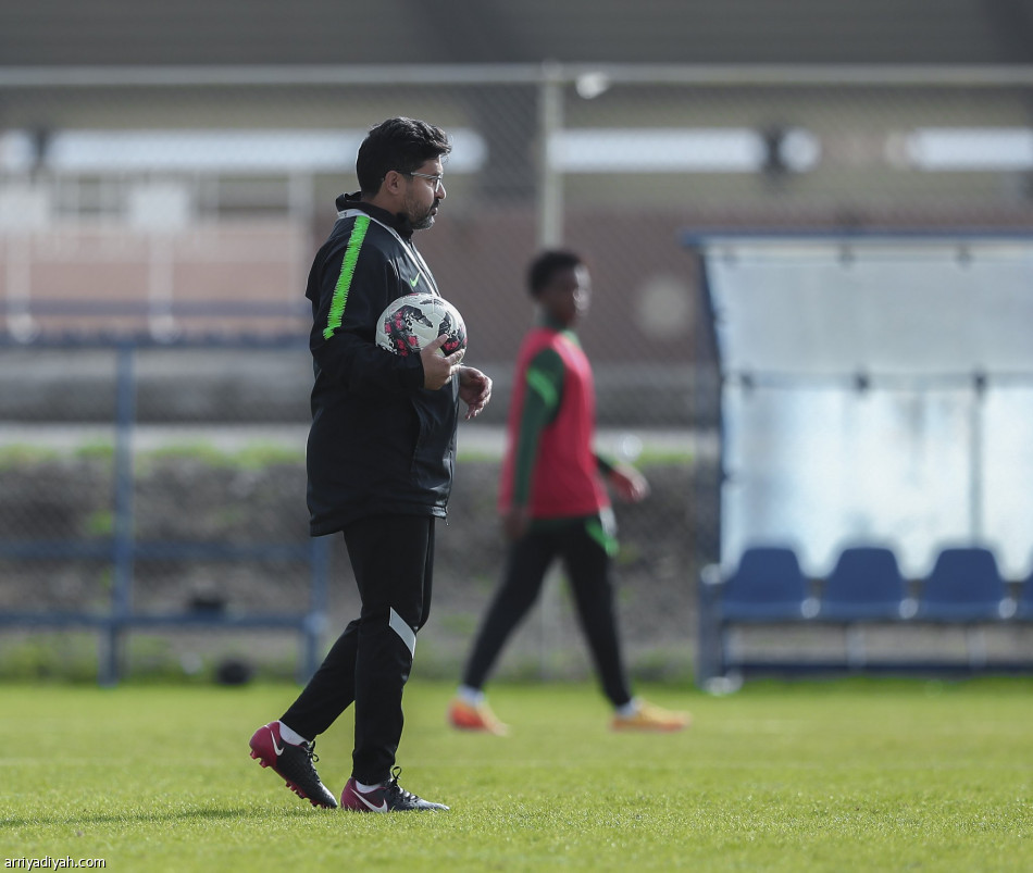 الأخضر الشاب يرسم خطة مواجهة فلسطين