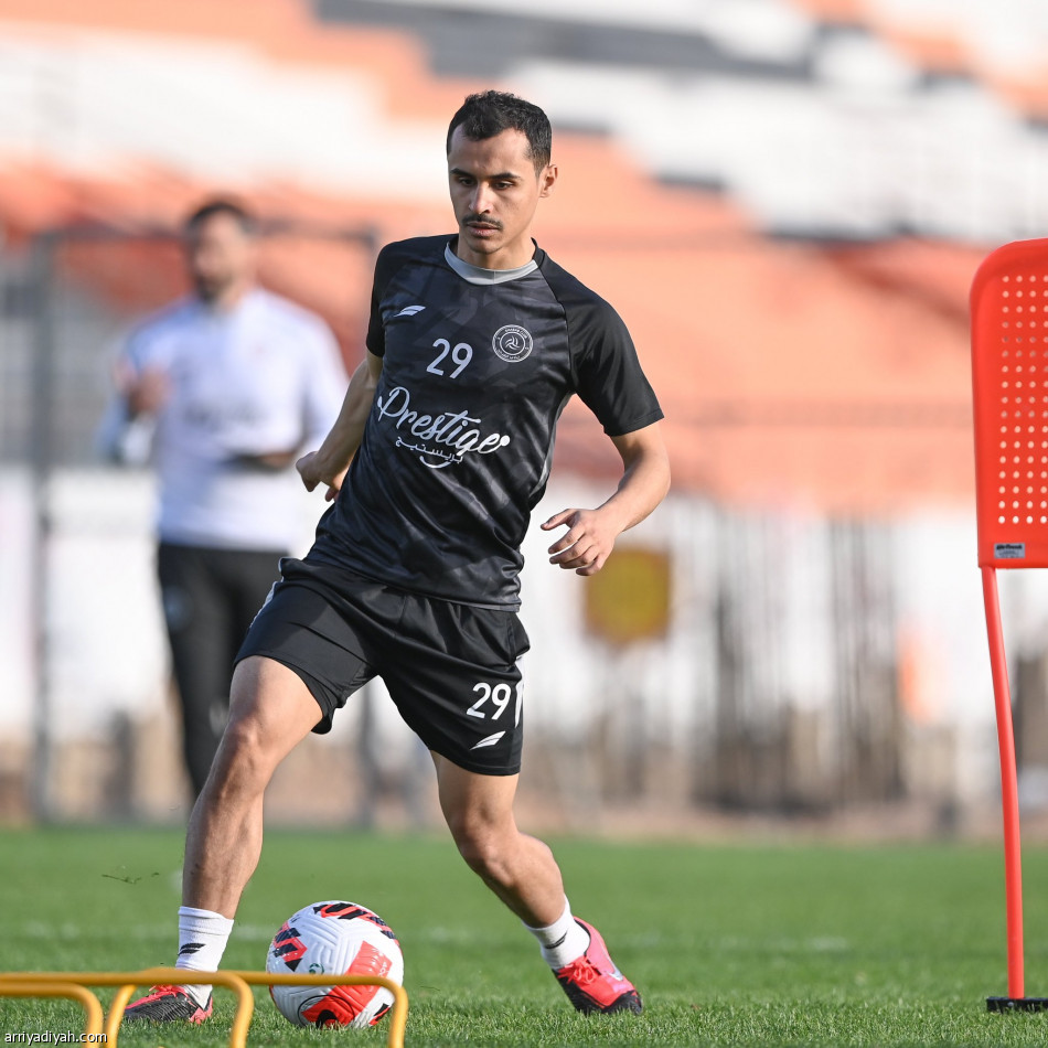 الشباب يعود.. وشيعان ينتظم في التدريبات