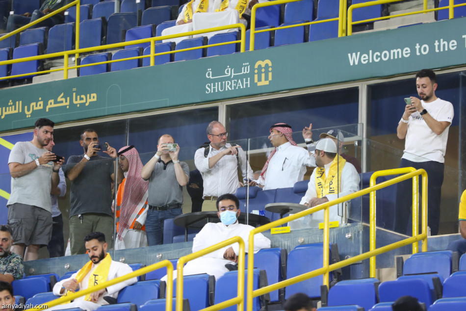 قبل مونديال الأندية.. وفد «فيفا» يتفقد ملعب الأول بارك