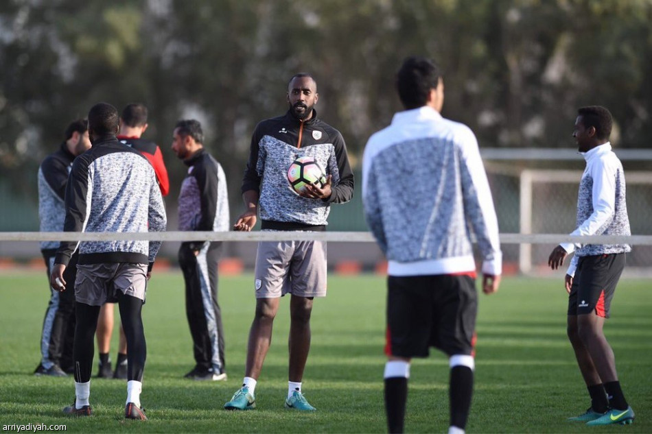 وليد عبدالله يظهر في تدريبات الشباب