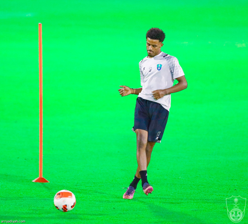 بمشاركة السومة والربيعي.. الأهلي يبدأ تحضيرات «دوري يلو»