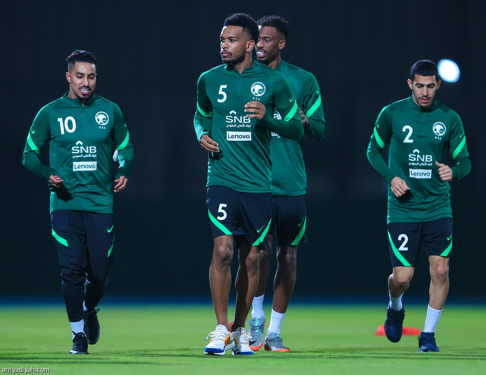 الأخضر يدشن معسكر جدة