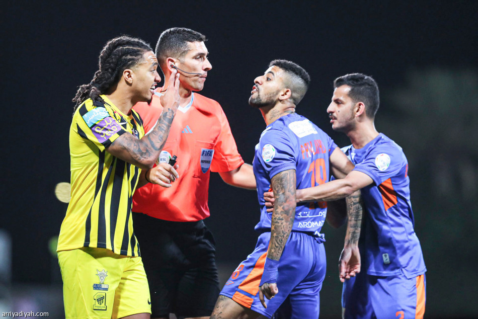 انتزع نقاط الفيحاء..
الاتحاد يلحق بالنصر والهلال