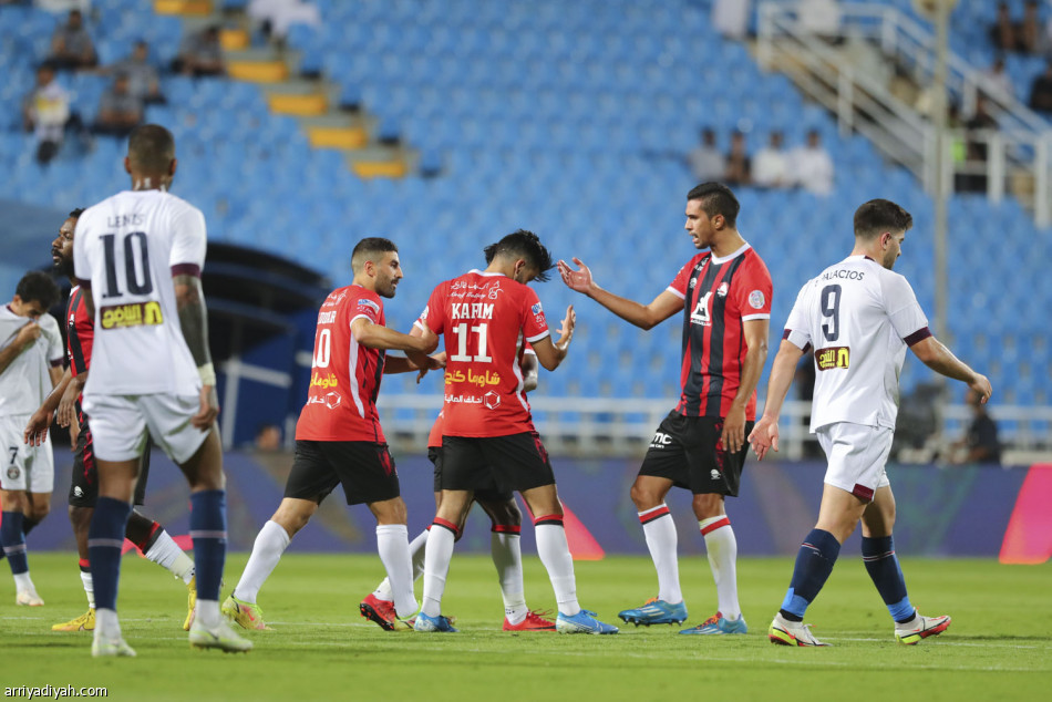 الرائد يقلبها على العدالة في 8 دقائق