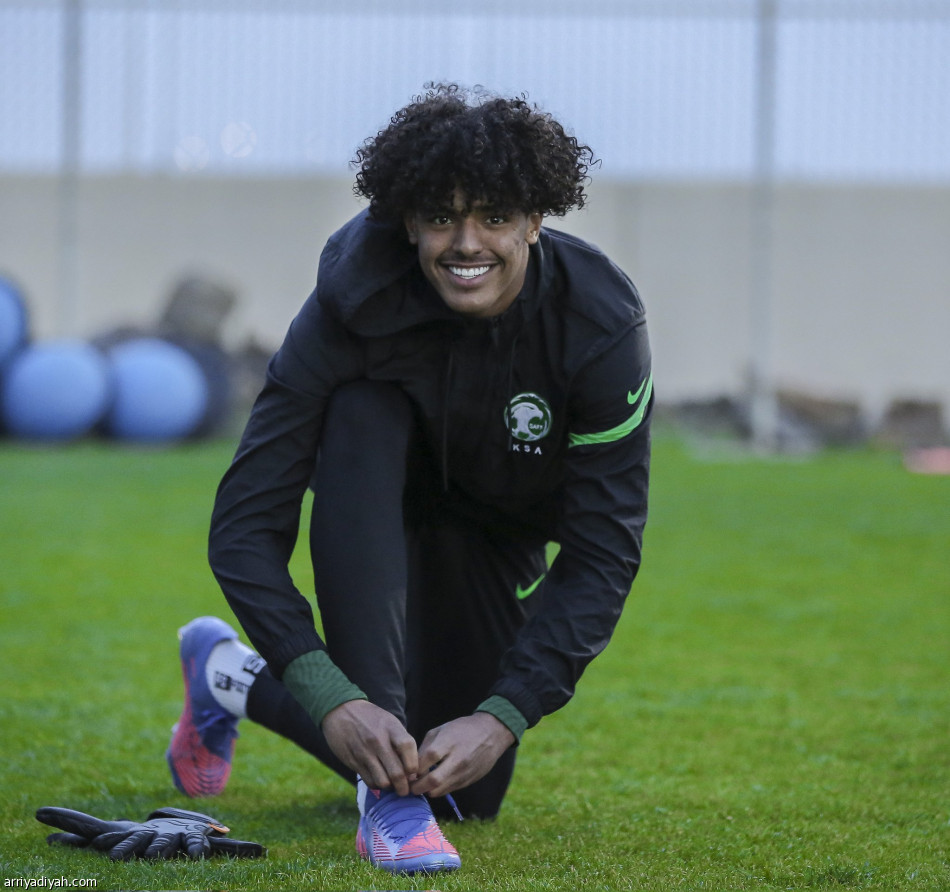 الأخضر الشاب.. لياقة وتكتيك قبل موقعة «الفراعنة»