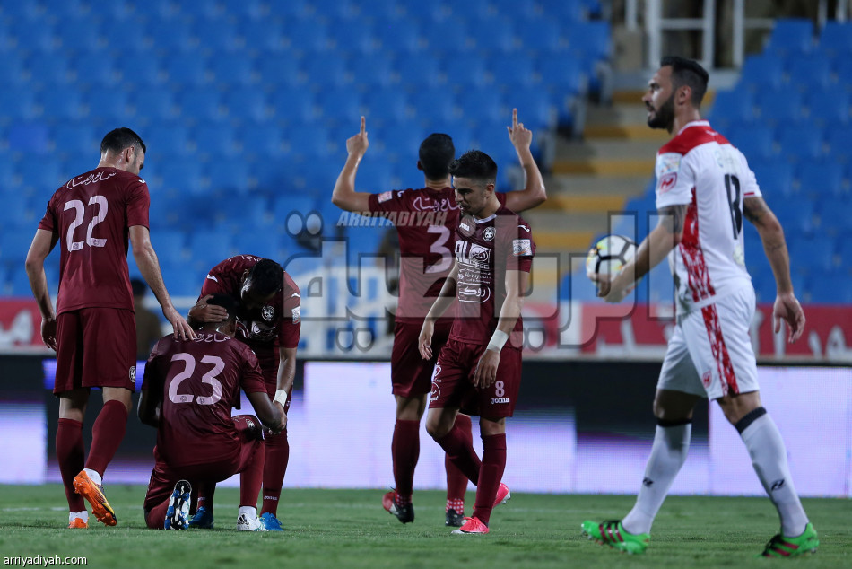 الفيصلي يعوض خسارة النصر بثلاثية في الرائد